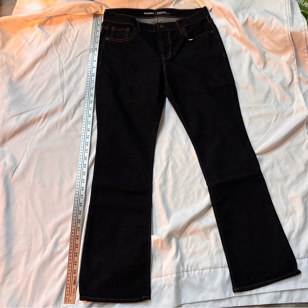 Old Navy Women's Black Boot Cut Jeans. Size 8 Short.